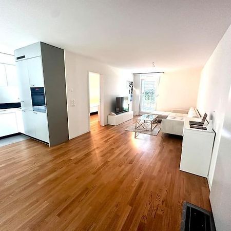 Moderne Wohnung Am Flughafen Opfikon-Glattbrugg Buitenkant foto